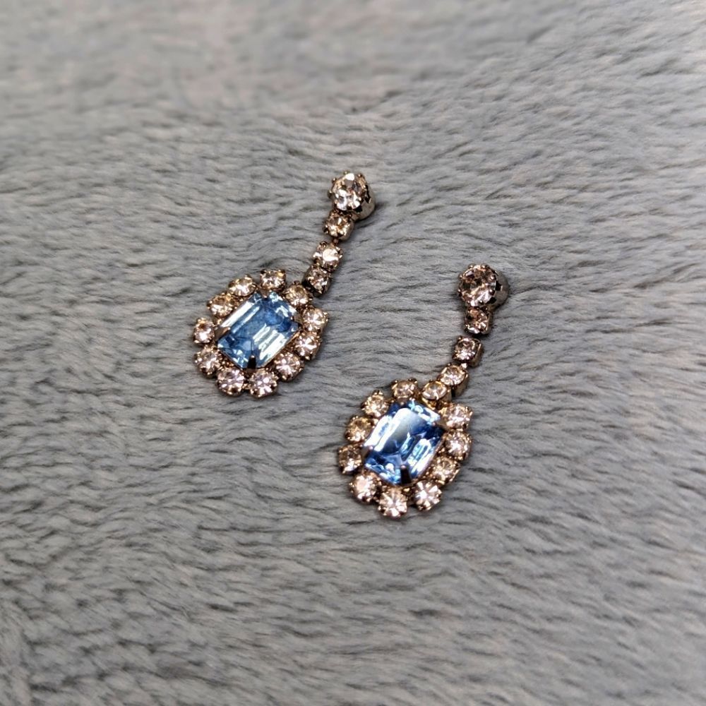 Vintage 80's Blue and Clear Rhinestone Pierced Earrings - Picture 6 of 9